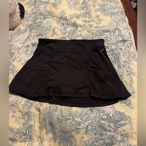Head black pleated tennis skirt with built in boy shorts S